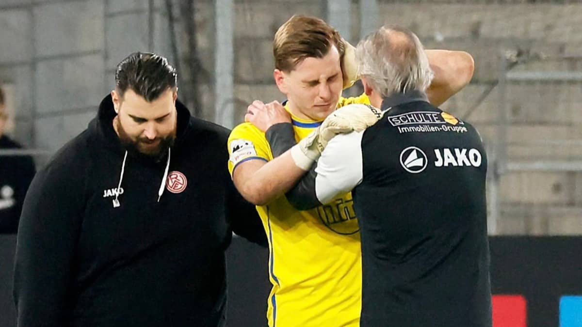 Goalkeeper Taken to Hospital After Firework Explodes During Football Match; Play Suspended For 40 Minutes