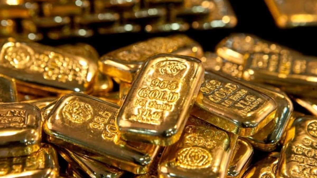 Gold Set For Weekly Drop As Oil Price Surge Weighs On Rate-Cut Hopes