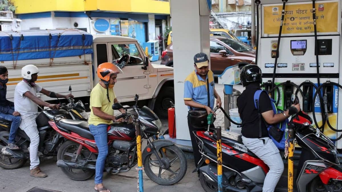 HUGE: Special Additional Excise Duties On Petrol Cut To Rs 3 From Rs 13, Diesel To Zero From Rs 10