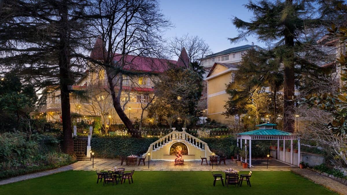 Watching the Valleys Wake Up in Mussoorie