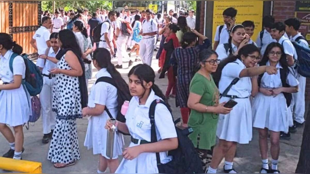 Bomb Threats Received at 4 Schools in Delhi; Police, Fire Services on Alert