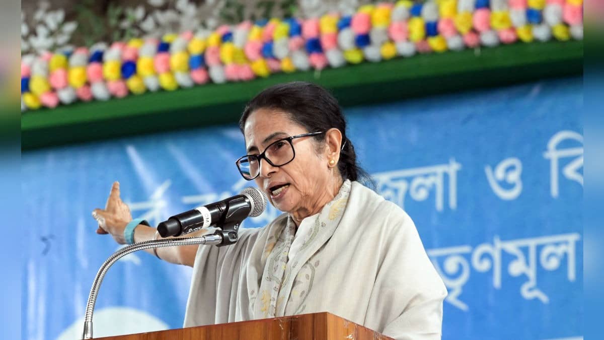 Mamata vs ECI: Indefinite Sit-In Protest Launched in Kolkata by WB CM, Claims ‘Illegal’ Deletion of Genuine Voters