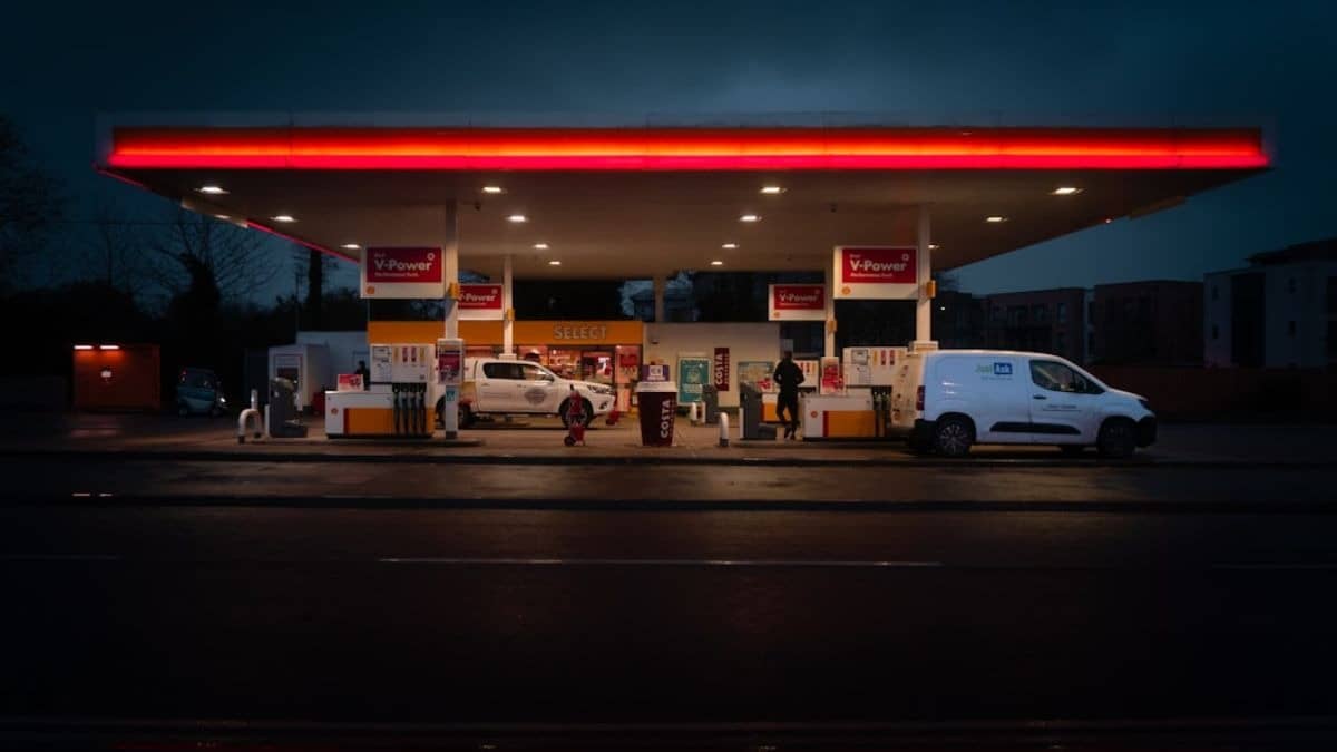 Pakistan Mulls Over Petroleum Price Revision After Tanker Traffic Plunges 90% In Strait Of Hormuz