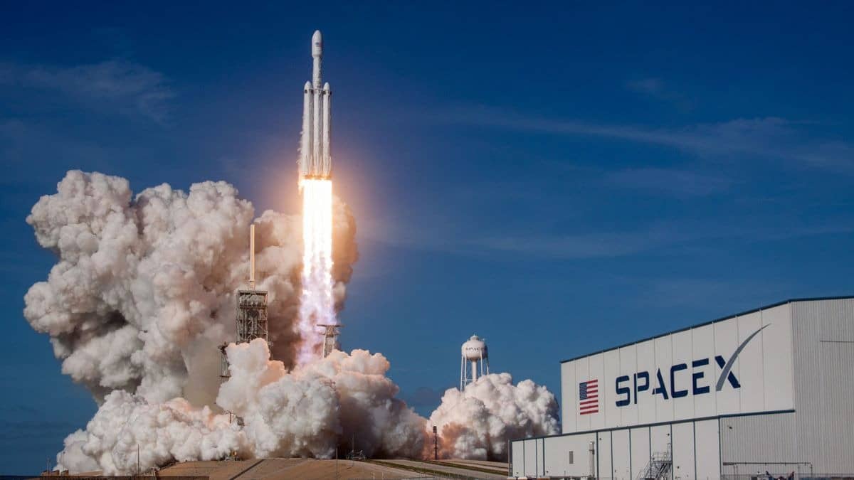SpaceX Targets Historic $1.75T Nasdaq IPO and Immediate Nasdaq 100 Inclusion