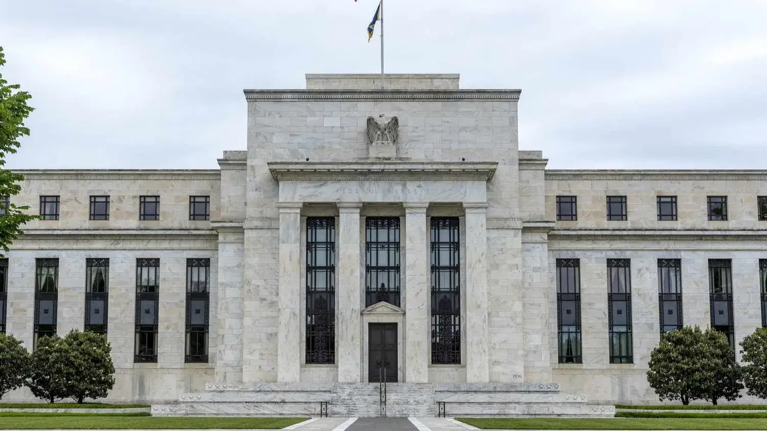Fed, BoC Strike Hawkish Tones As Top Central Banks Convene In War’s Shadow