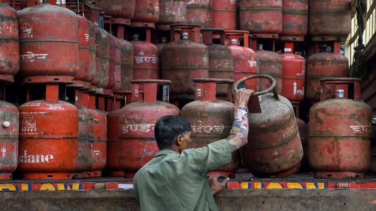 Good News For Migrant Workers! Centre Doubles 5-Kg LPG Cylinder Allocation