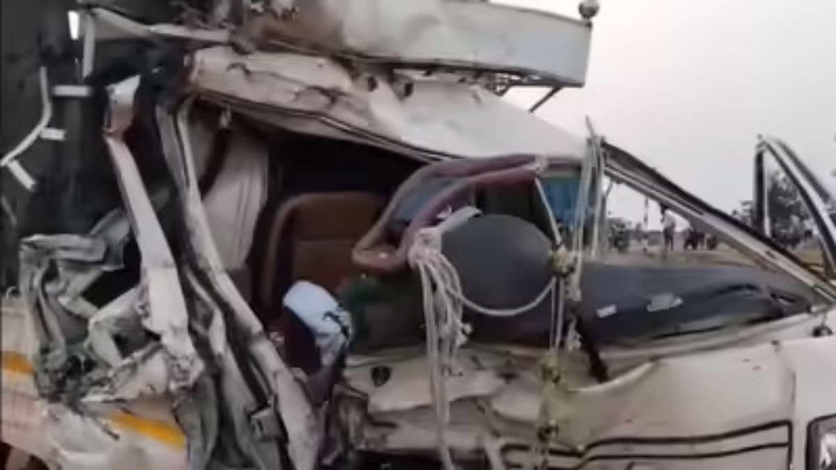 8 Killed, 12 Injured After Car Collides With Lorry in Andhra Pradesh’s Kurnool, PM Announces Rs 2 Lakh Ex-Gratia