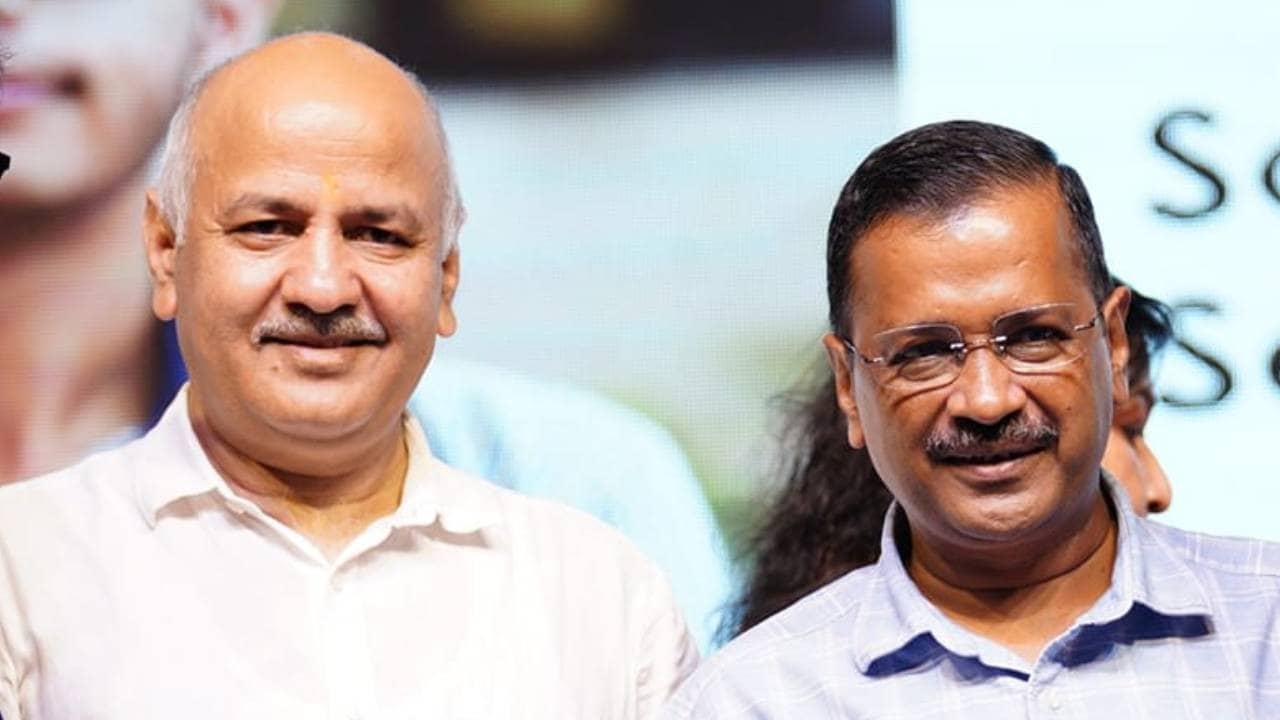 AAP In Full Panic? Sisodia Rushes To Meet Kejriwal After Raghav Chadha Leads Mega AAP Exodus