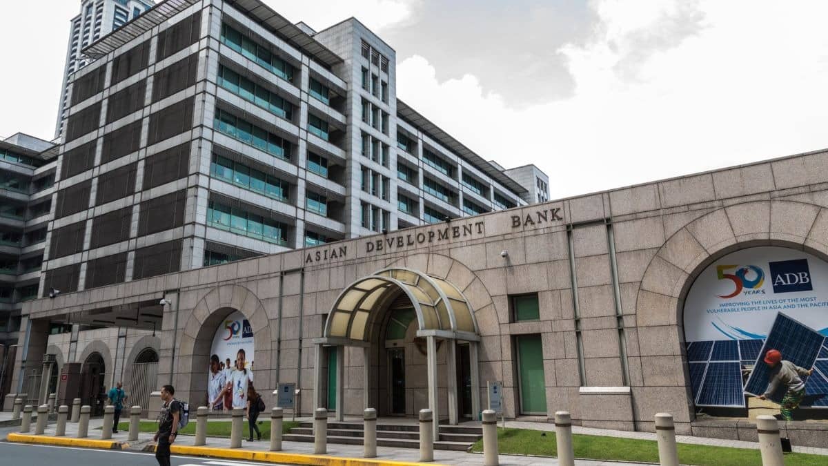 ADB Upgrades India’s FY27 GDP Growth Forecast to 6.9% but Warns of West Asia Oil Risks