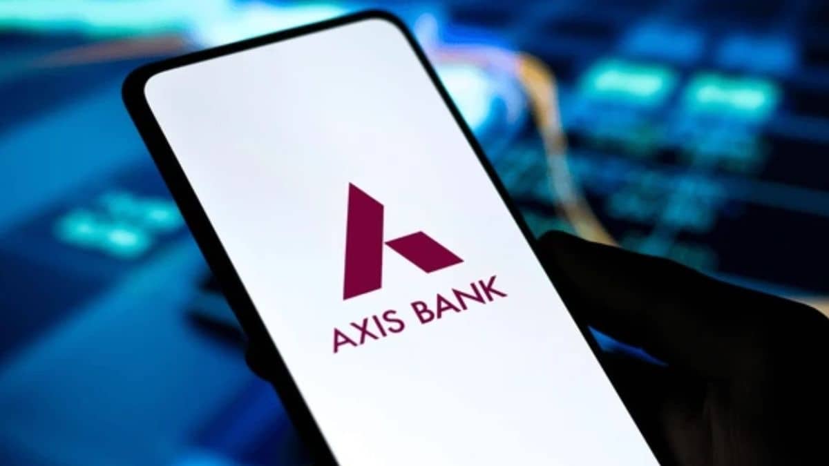 Axis Bank Share Price Slumps 3.5% to ₹1,317 Post Q4 Results; Stock Hits Low of ₹1,299