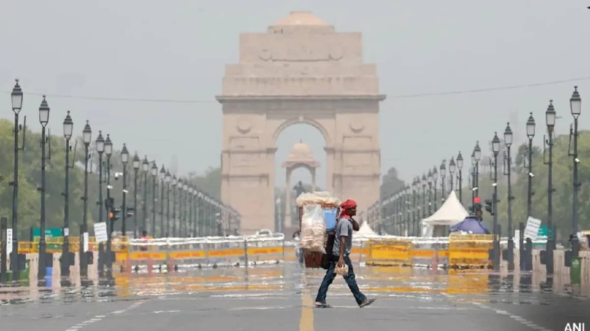 IMD Issues Yellow Alert as Delhi Braces for 43°C; Heatwave Tightens Grip Across India