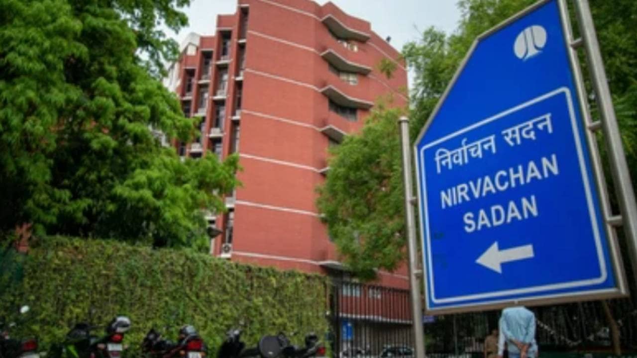 EC Publishes Eighth Supplementary List, Disposes of 52 Lakh Cases in West Bengal