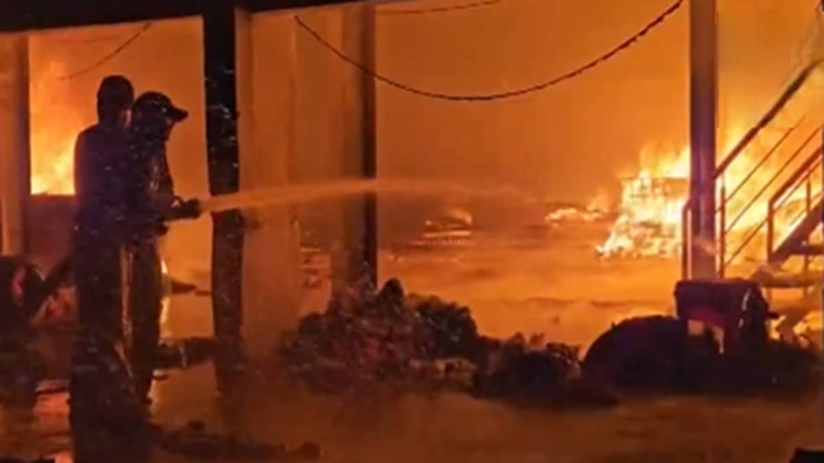 Telangana: Fire Breaks Out at Solvent Industry, Tent House Godown in Medchal-Malkajgiri