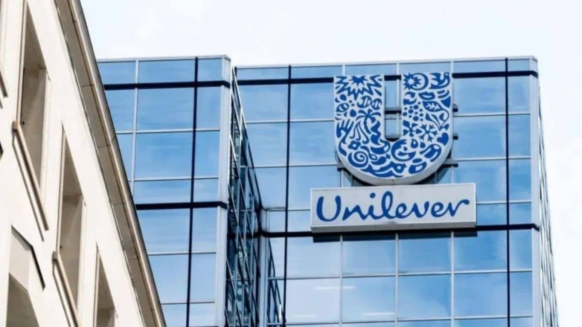 HUL Shares Fall Over 3% Post Q4 Results: Net Profit Up 21%, Final Dividend Of ₹22 Declared