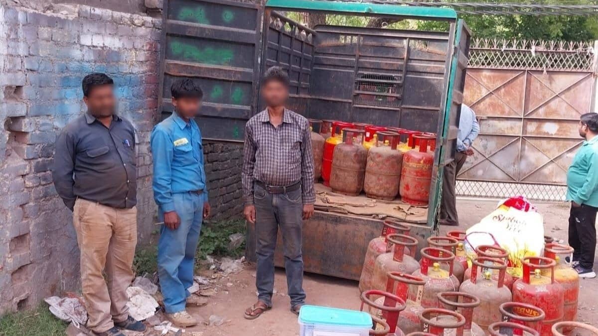 Illegal LPG Racket Busted In Delhi; 3 Arrested, 45 Bharat Gas Cylinders Recovered