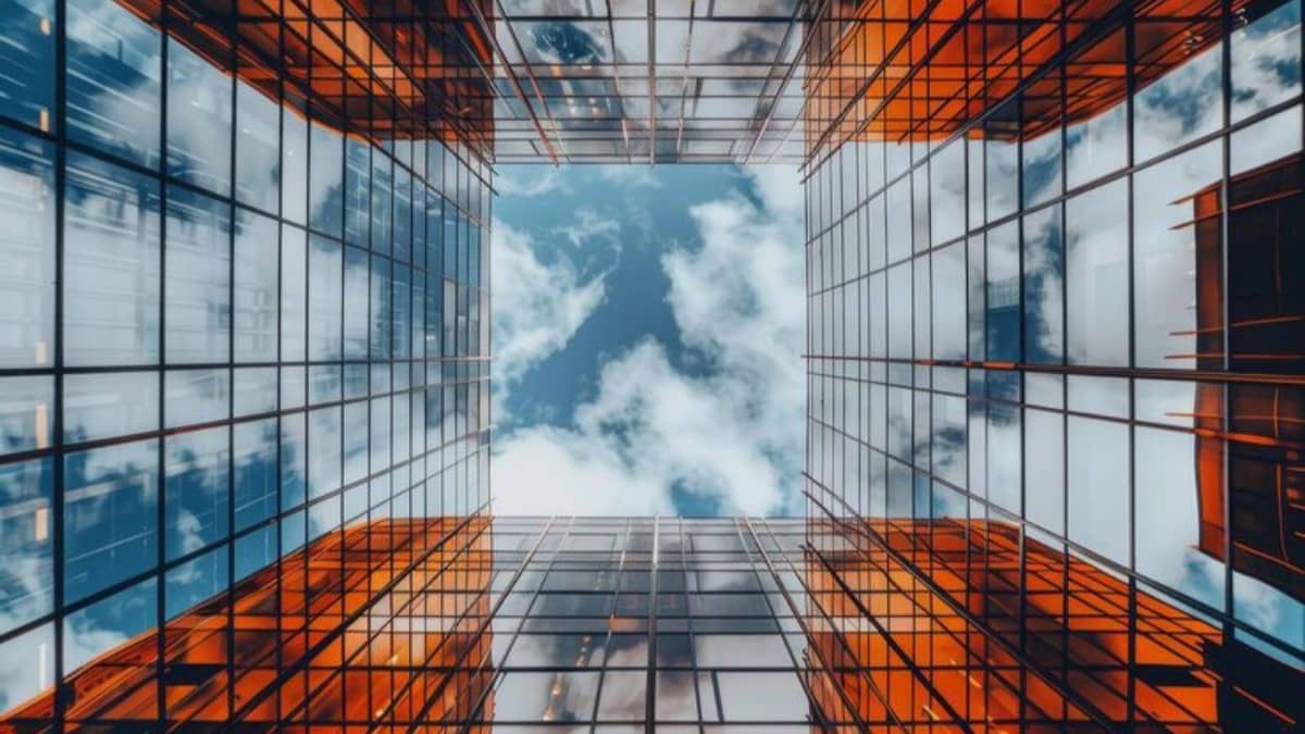 Gulf War Batters India’s Glass Heartland, Testing New Delhi’s Manufacturing Drive