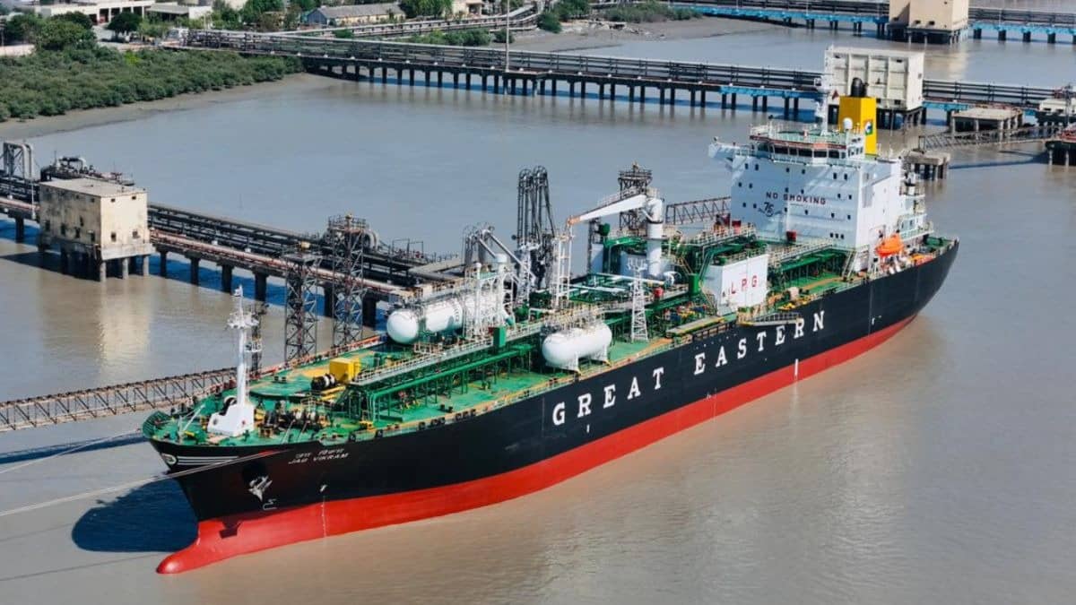 Indian-Flagged LPG Vessel ‘Jag Vikram’ Reaches Kandla Port with 20,400 MT Cargo After Crossing Strait of Hormuz