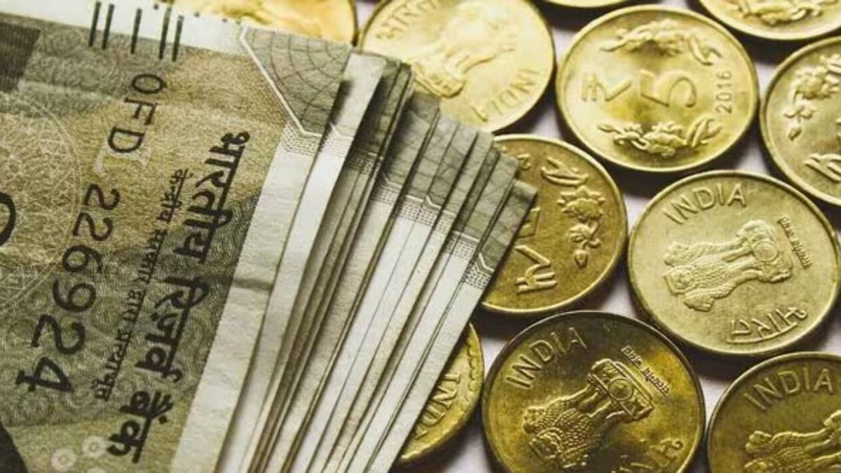 INR vs USD: Rupee Hits Record Low Of Rs 95.20 Against USD