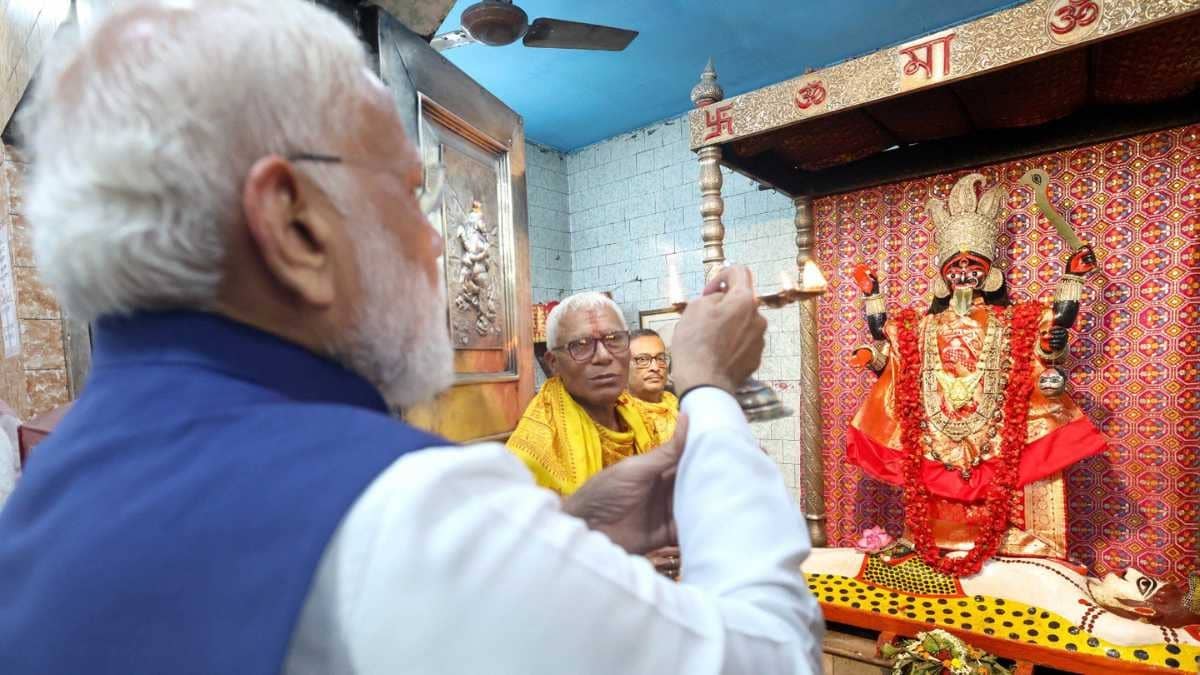 PM Modi Offers Prayers At Kolkata Kalibari Known For Non-Veg Prasad Amid Bengal Fish Ban Row | Pics Inside