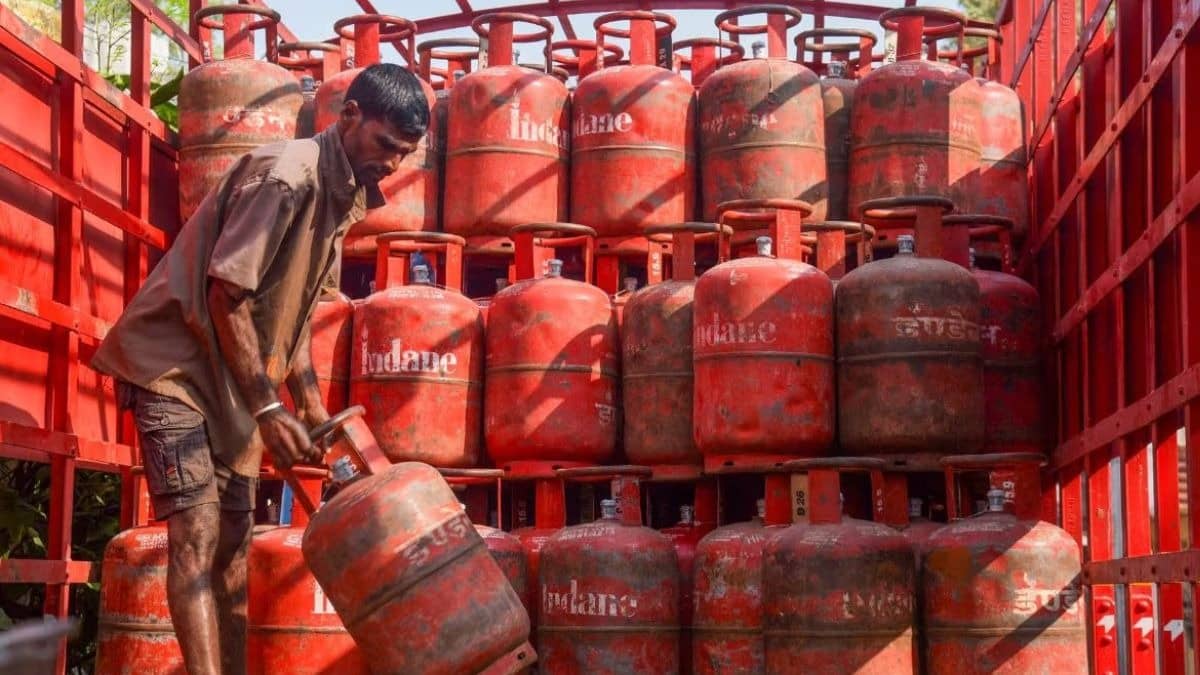 LPG Price On April 14: Check Latest Domestic And Commercial Gas Rates In Delhi, Mumbai & Bengaluru