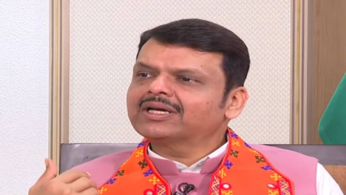 No Neta Culture: Maharashtra Govt Directs Officials Not To Rise From Seats For Tainted MPs/MLAs