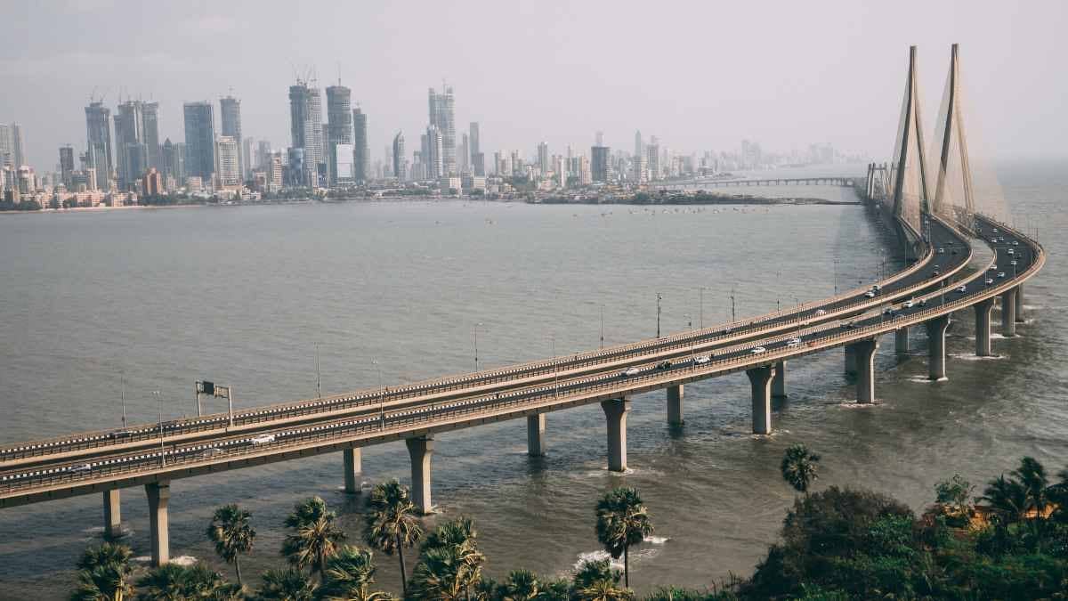 Bengaluru vs Mumbai: Which City Is Better? Man’s Social Media Post Missing Home Sparks Debate