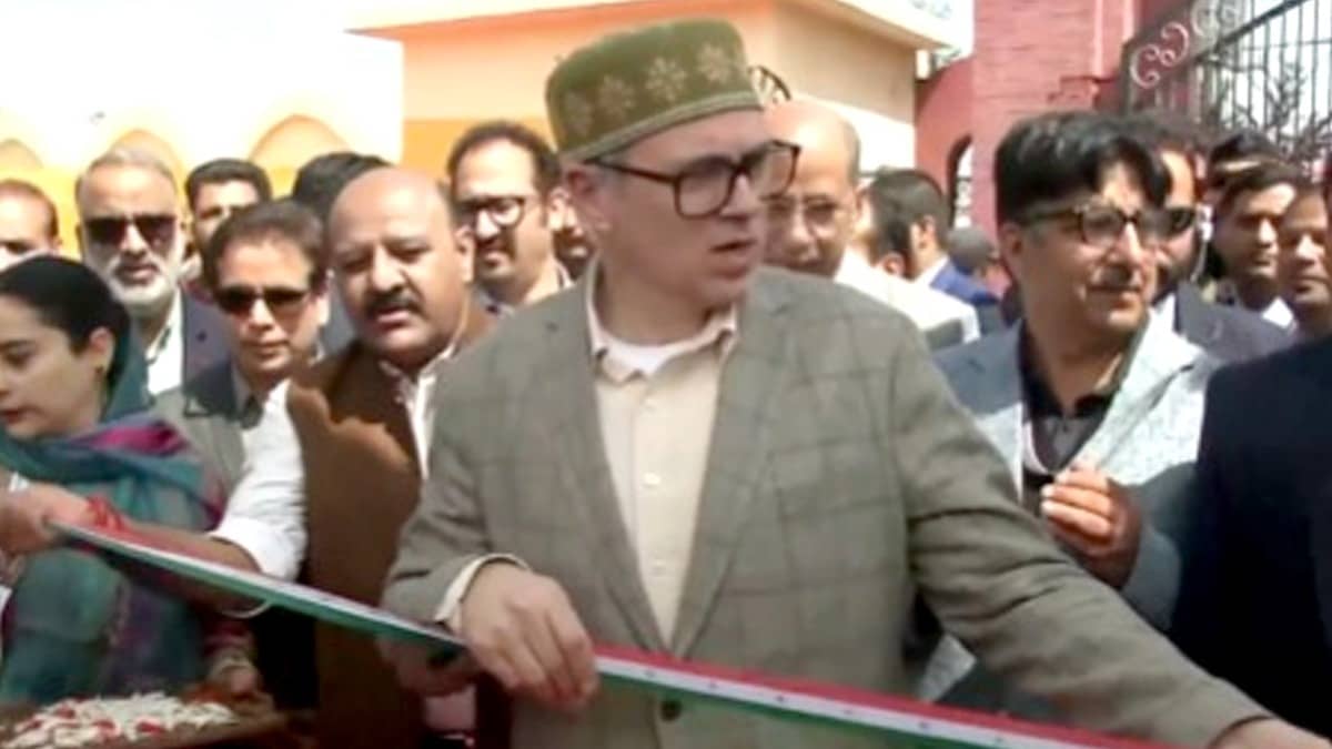 Omar Abdullah Refuses to Cut Tri-Colour Ribbon, Asks Organisers to Treat It With Respect  | WATCH