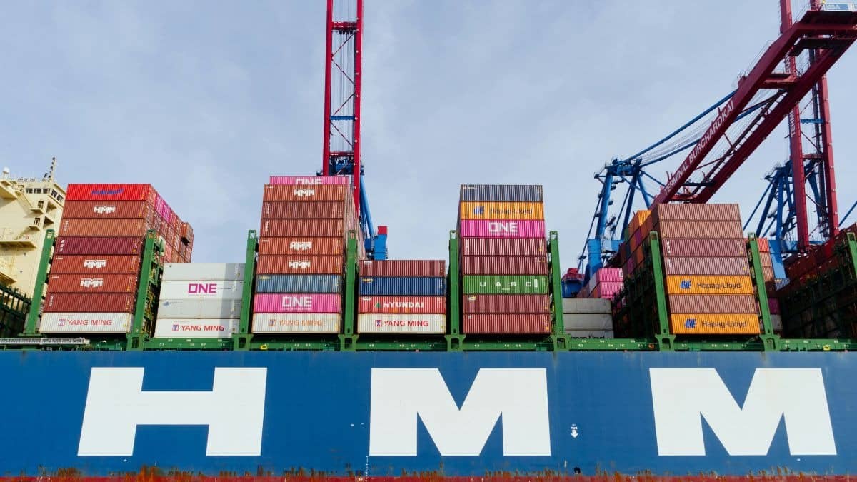 India’s FY26 Total Exports Hit $860 Billion; Trade Deficit Widens to $119.3 Billion as Imports Rise