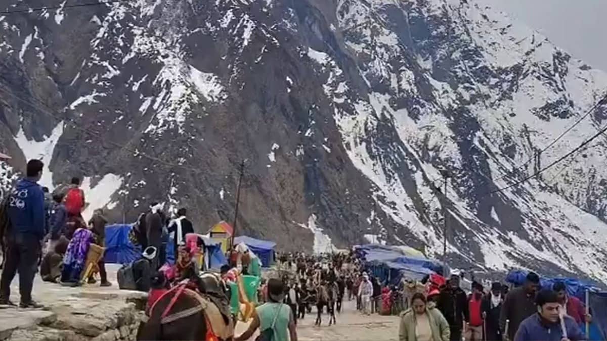 Valley Braces for Lakhs of Devotees: LG Reviews Facilities, Orders Swift Works and Security Ahead of July 3 Amarnath Yatra