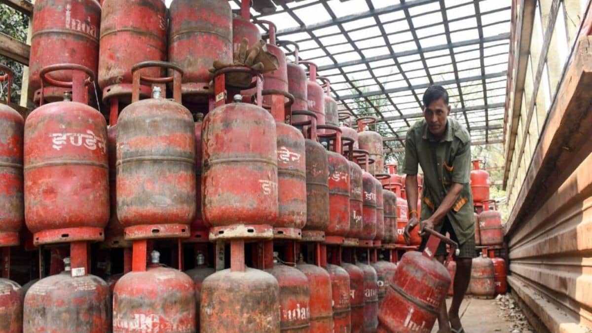 Commercial LPG Cylinder Prices Hiked By Rs 993 Amid Iran War, Domestic Rates Unchanged