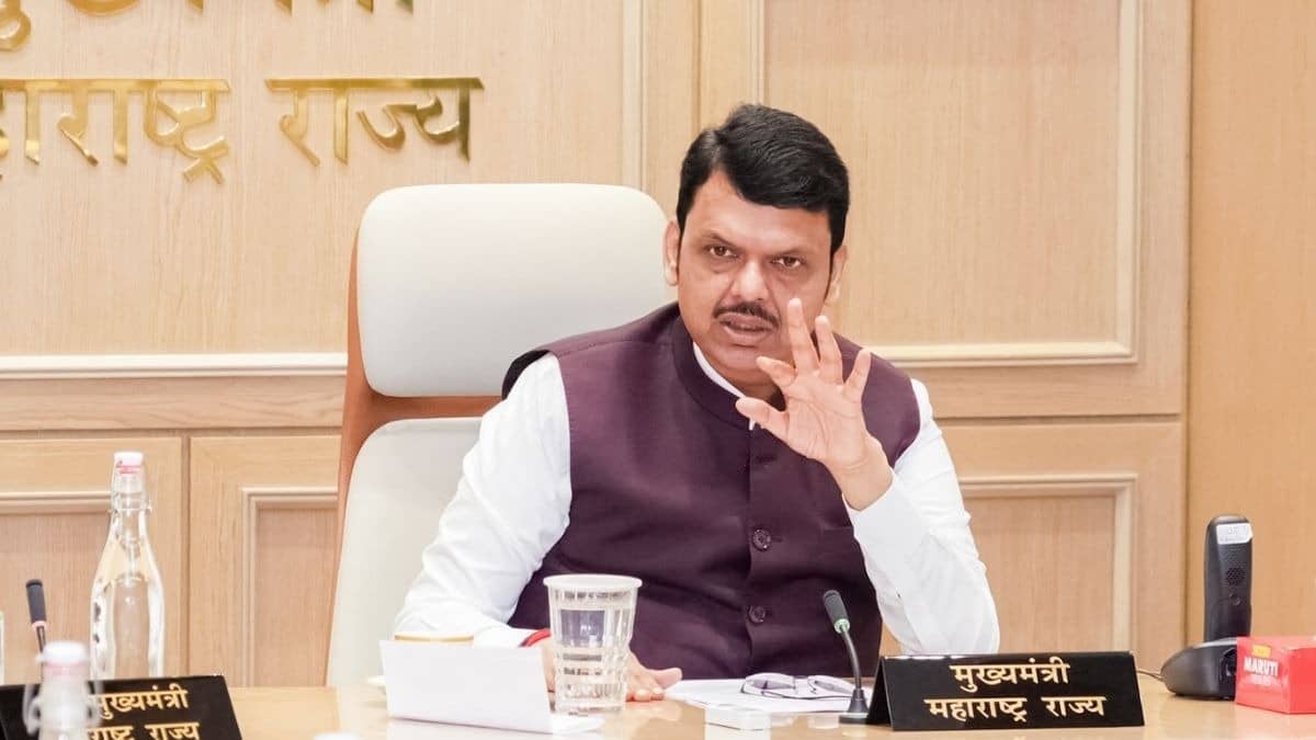 No Takeoff Without Approval: Fadnavis Grounds Ministers as PM Modi Calls for Fuel Austerity
