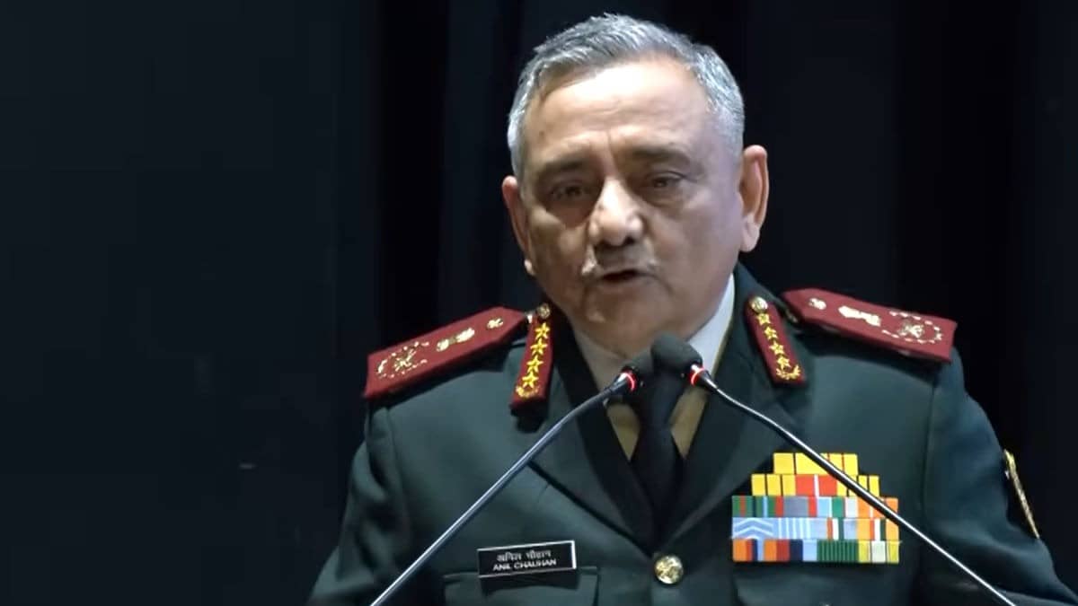 Outgoing CDS General Anil Chauhan Receives Ceremonial Guard of Honour in National Capital as Tenure Ends