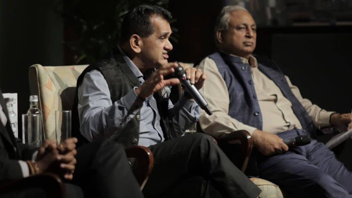 “Cost Of An AI Query Has Fallen 280-Fold In 18 Months,” Says Ex-Niti Aayog CEO Amitabh Kant