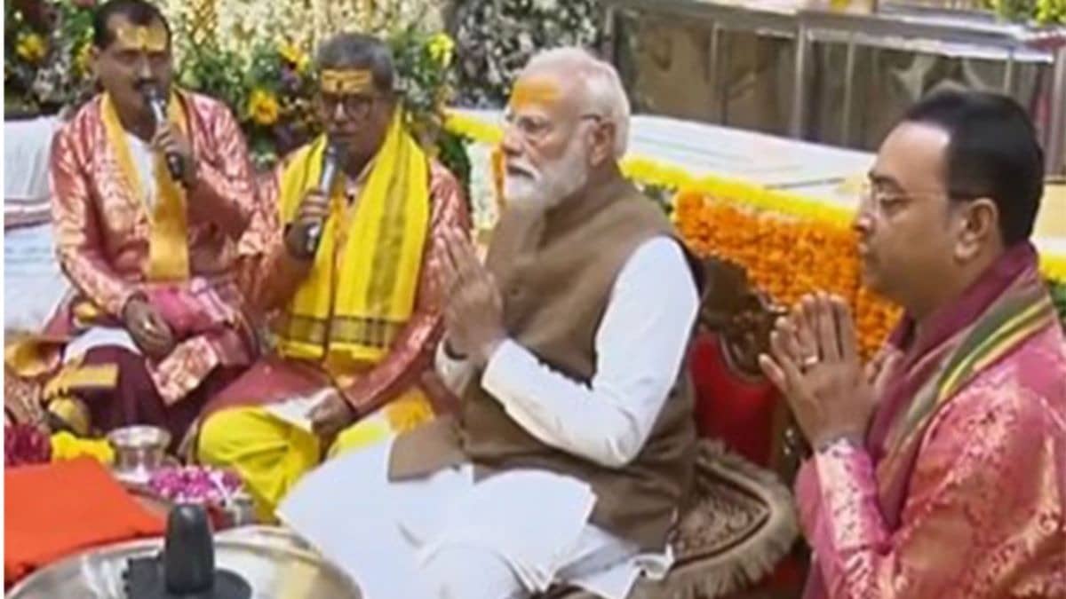 Gujarat: PM Modi Leads Grand Roadshow And Offers Prayers At Somnath Temple Ahead of Amrit Mahotsav