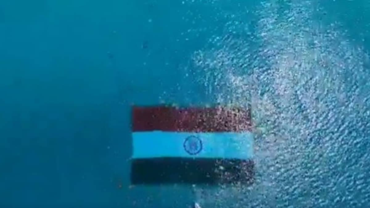 India Scripts History by Unfurling Largest Underwater National Flag at Andaman’s Radhanagar Beach, Sets Guinness World Record