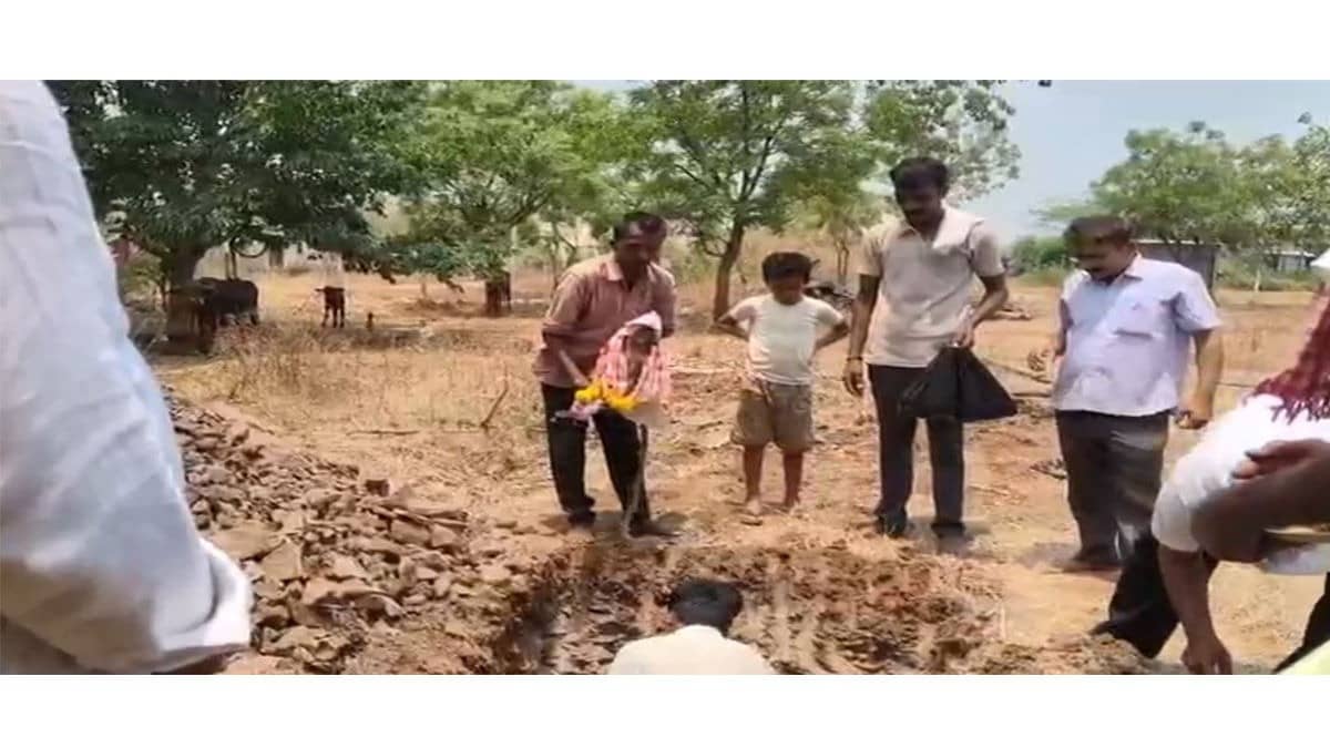 Monkey’s Funeral Performed By Villagers With Lingayat Rituals In Bengaluru