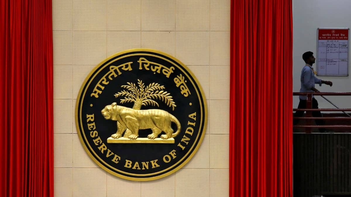 INR Vs USD: Rupee Jumps Sharply On Likely Strong RBI Intervention