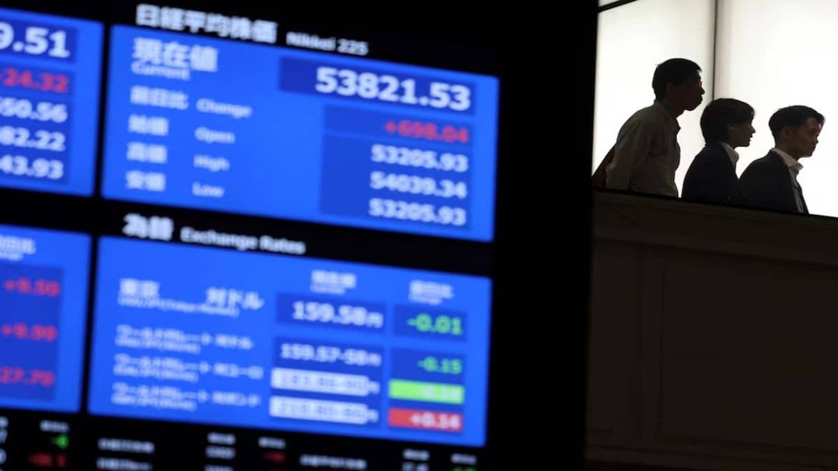 Global Markets Stumble: Oil Surges to $101 Following US-Iran Escalation While AI Stocks Face Reality Check