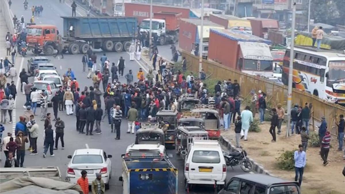 Will Delhi Face A Food Crisis? 3-Day Truck Strike To Hit Supply of Milk, Fruits & Vegetables Across City | Know Dates