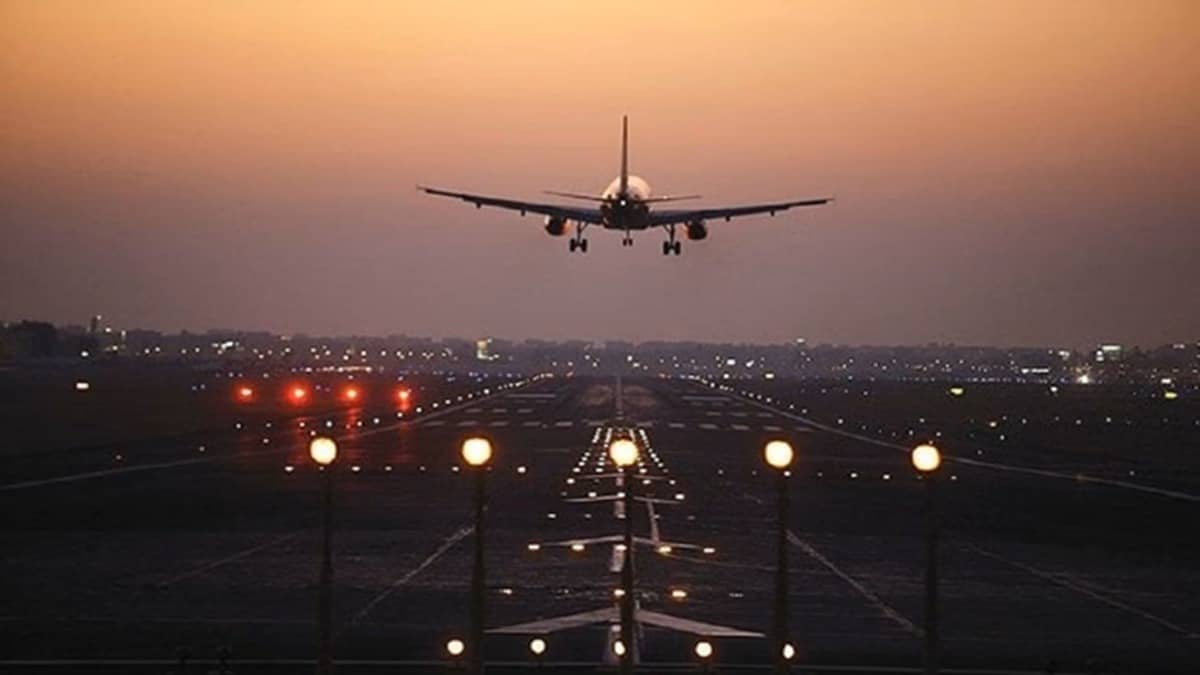 Close Call At Ahmedabad Airport: Major Plane Crash Averted After Air India, IndiGo Flights Come Face-To-Face