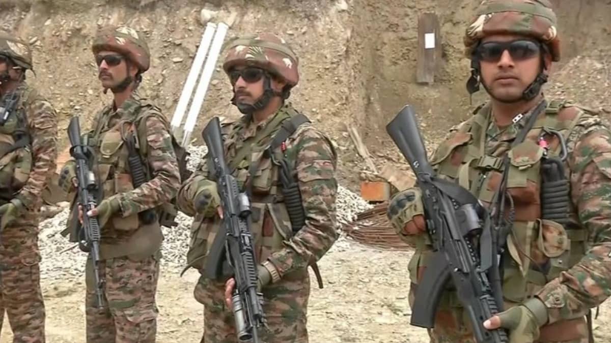 Army Apprehends Pakistani Intruder Along LoC in Jammu & Kashmir’s Poonch