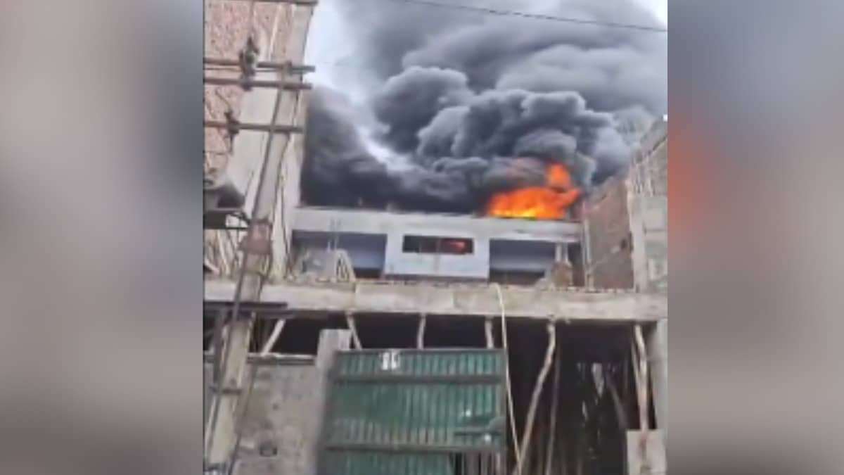 Massive Fire Hits Narela Factory; Cook Arrested for Tragic Malviya Nagar Hotel Fire That Killed 21