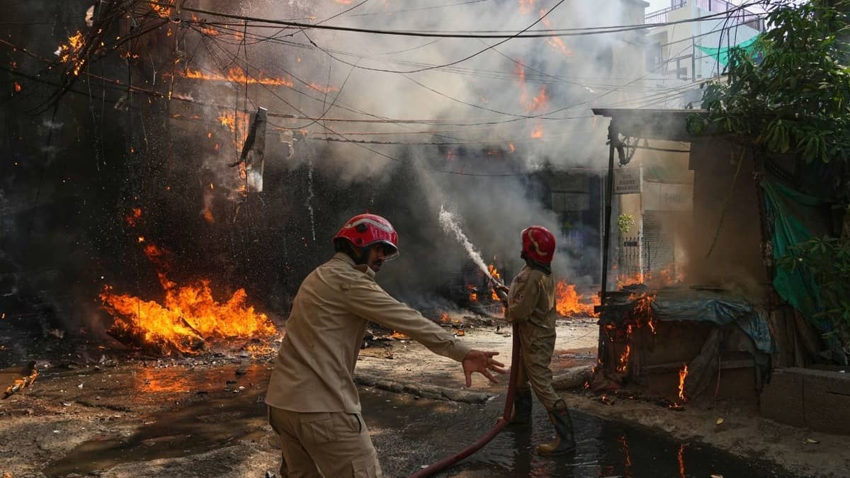 ‘They Kept Banging The Windows’: Eyewitness Narrates Heartbreaking Final Moments Inside Malviya Nagar Hotel Fire Horror