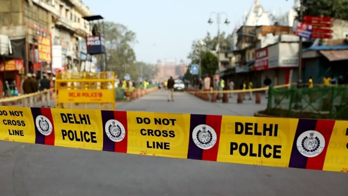 Delhi Police Launches Joint Foot Patrolling Drive to Boost Safety and Ease Traffic Congestion
