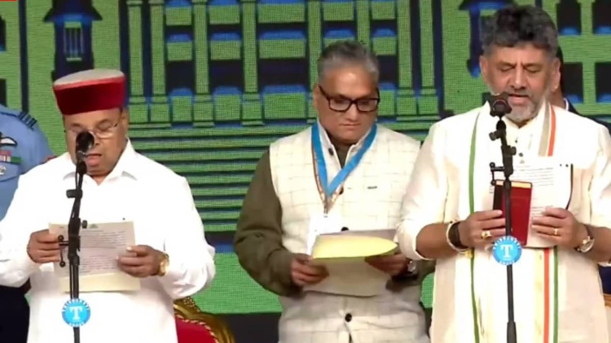 Dawn Of DKS Era: With Kharge, Rahul Gandhi By His Side, DK Shivakumar Takes Oath As Karnataka CM
