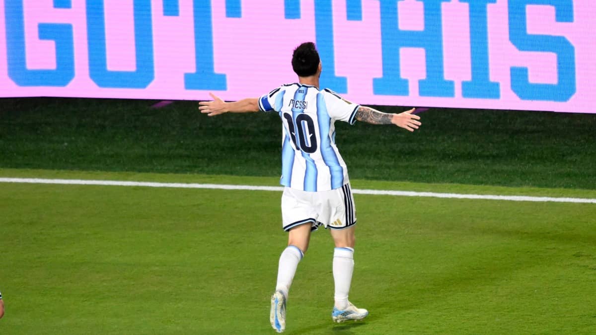 Hattrick Hero Lionel Messi Sinks Algeria At Kansas City, La Albiliceleste Starts FIFA World Cup Defence In Majestic Style