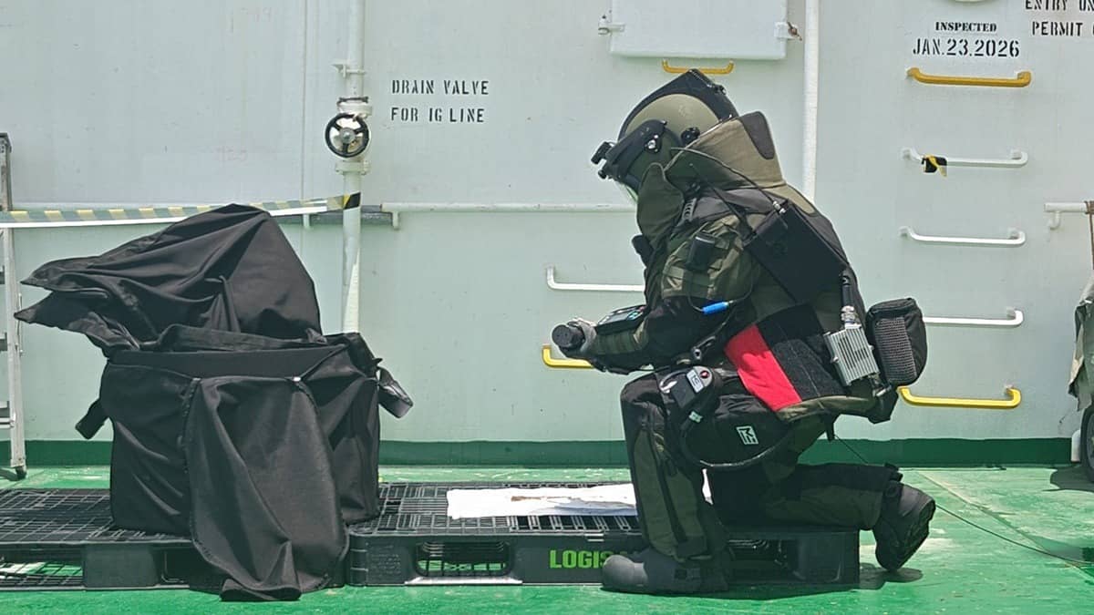 Indian Navy Safely Removes Unexploded Warhead From Oil Tanker’s Fuel Tank Near Kochi After 7-Day Operation