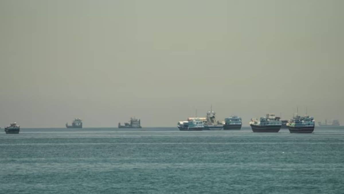 Oil Falls as Lebanon and Israel Agree to Implement Ceasefire