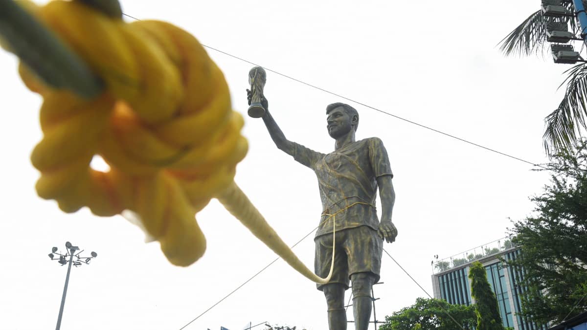 70- foot Lionel Messi Statue In Kolkata Relocated, Landmark Sculpture Dismantled Amid Public Safety Fears