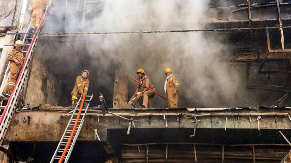 Lucknow Fire: PM Modi Announces Ex-Gratia, CM Yogi Cuts Short Aligarh Visit